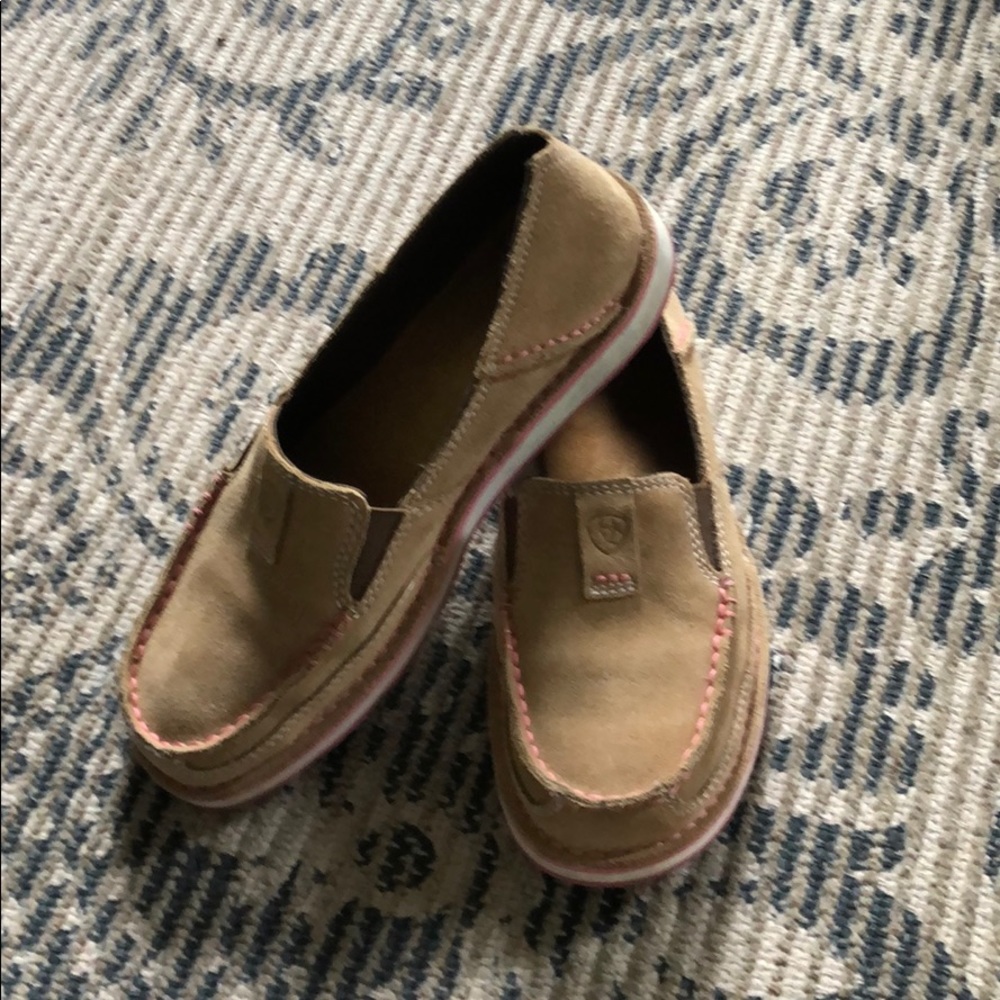 Ariat cruiser shoe